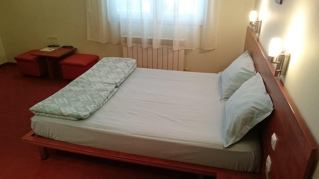 Classic Hotel Sofía Habitación foto